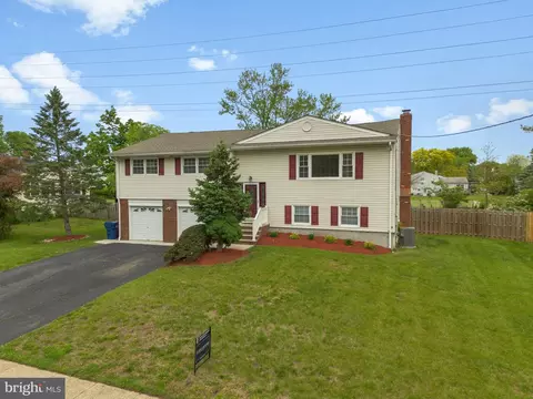 1305 Carlisle Rd, North Brunswick, NJ 08902