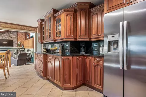 54 Eileen Way, Edison, NJ 08837 photo 9