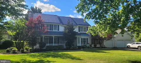 1 Bunting Ct, Plainsboro, NJ 08536