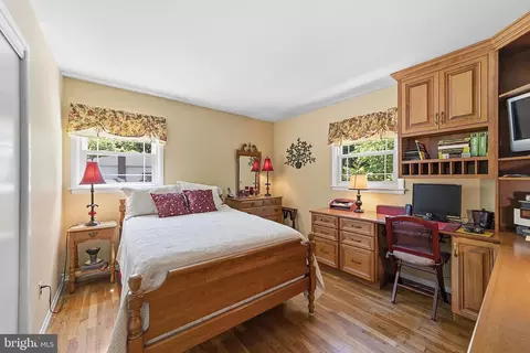 Bedroom - 7 Dellview Dr, Edison, NJ 08820 photo 3 of 6