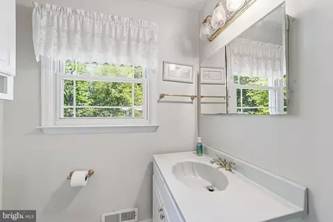 Bath - 7 Dellview Dr, Edison, NJ 08820 photo 4 of 4