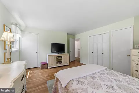 Bedroom - 7 Dellview Dr, Edison, NJ 08820 photo 6 of 6