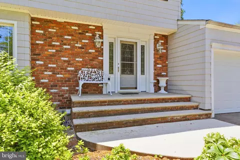 Exterior - 7 Dellview Dr, Edison, NJ 08820 photo 3 of 6