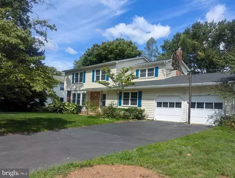 18 Parker Rd, Plainsboro, NJ 08536