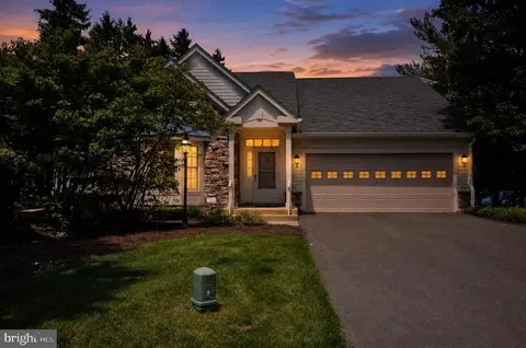 12 Fringe Tree Ct, Princeton, NJ 08540