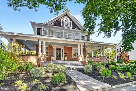 14 N Main St, Cranbury, NJ 08512