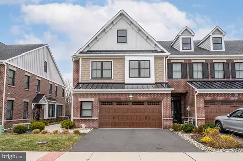 34 Riverwalk, Plainsboro, NJ 08536