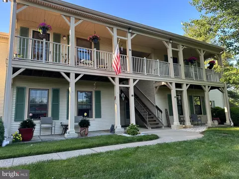 93 Griggs Pl, East Brunswick, NJ 08816