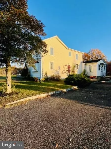 5 Wyckoffs Mills Applegarth, Monroe Township, NJ 08831