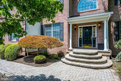 21 Courtside Ln, Princeton, NJ 08540
