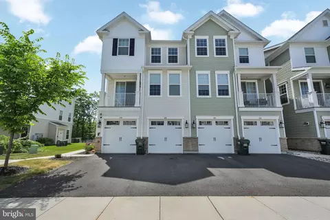 228 Park Ln, Dunellen, NJ 08812