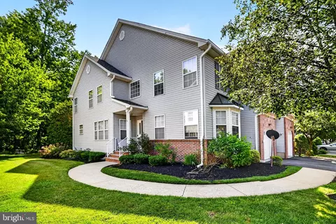 24 Amy Dr, North Brunswick, NJ 08902