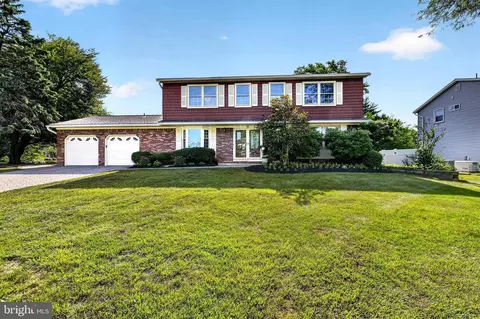 30 Hamilton Ln N, Plainsboro, NJ 08536