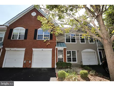 16 Lee Ct, Plainsboro, NJ 08536