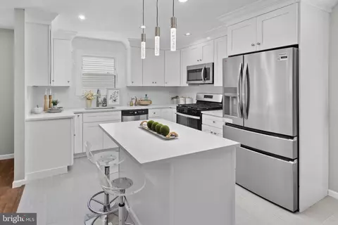 27 Davids Ct, Dayton, NJ 08810