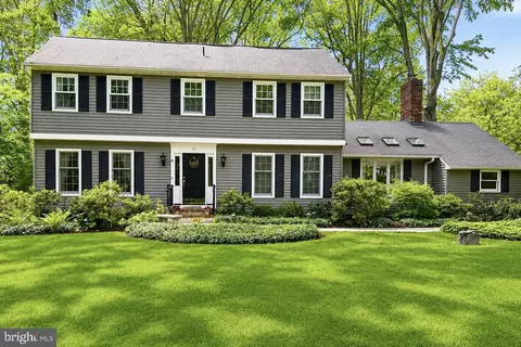 11 Beechtree Ln, Plainsboro, NJ 08536