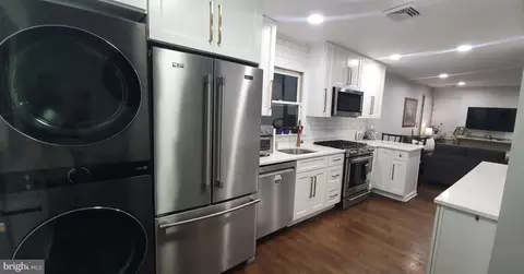 166 Lafayette St, Piscataway, NJ 08854