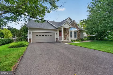 2 Azalea Ct, Princeton, NJ 08540