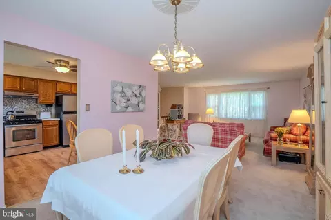 Dining - 31 Pullman Loop, Dayton, NJ 08810 photo 3 of 3