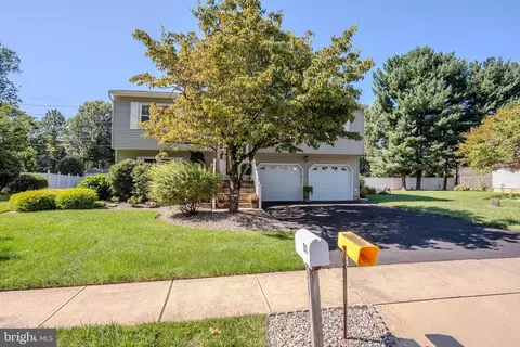 Exterior - 31 Pullman Loop, Dayton, NJ 08810 photo 3 of 7