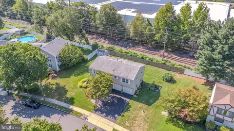 View/Area - 31 Pullman Loop, Dayton, NJ 08810 photo 3 of 10