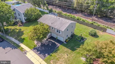 View/Area - 31 Pullman Loop, Dayton, NJ 08810 photo 2 of 10