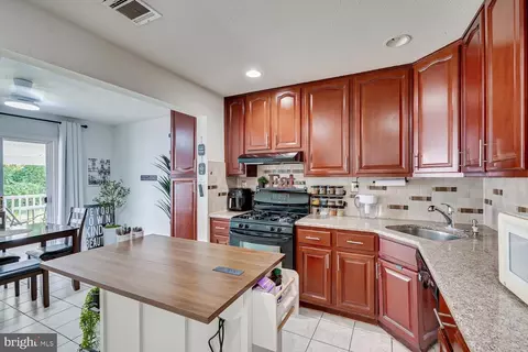 Kitchen - 15 Markham Rd, Edison, NJ 08817 photo 2 of 4