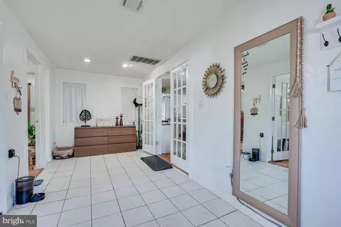 Entry Way - 15 Markham Rd, Edison, NJ 08817 photo 2 of 3