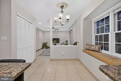 2 Dennison Pl, Plainsboro, NJ 08536