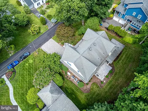 View/Area - 4 Edgewood Rd, Edison, NJ 08820 photo 2 of 11