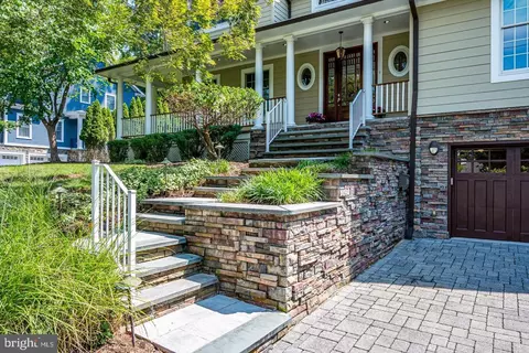 Exterior - 4 Edgewood Rd, Edison, NJ 08820 photo 3 of 10