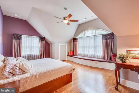 Bedroom - 4 Edgewood Rd, Edison, NJ 08820 photo 1 of 6