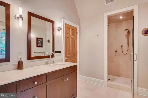Bath - 4 Edgewood Rd, Edison, NJ 08820 photo 3 of 6