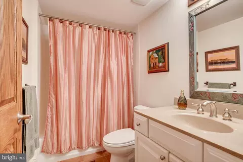 Bath - 4 Edgewood Rd, Edison, NJ 08820 photo 6 of 6