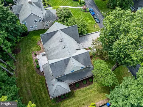 View/Area - 4 Edgewood Rd, Edison, NJ 08820 photo 3 of 11