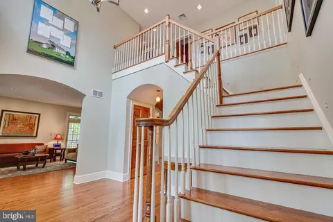 Entry Way - 4 Edgewood Rd, Edison, NJ 08820 photo 4 of 6
