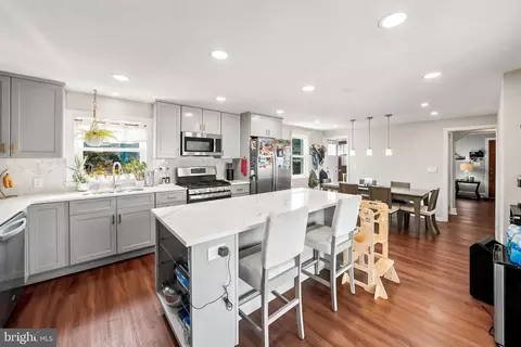 Kitchen - 212 Stephenson Ave, Middlesex, NJ 08846 photo 1 of 3