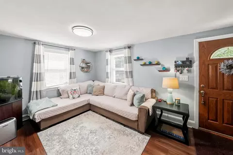 Entry Way - 212 Stephenson Ave, Middlesex, NJ 08846 photo 1 of 3