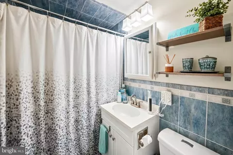 Bath - 212 Stephenson Ave, Middlesex, NJ 08846 photo 1 of 1