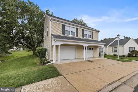 420 Newport Way #420A, Monroe Township, NJ 08831