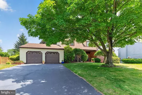 10 Krebs Rd, Plainsboro, NJ 08536