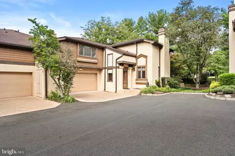 426 Sayre Dr, Princeton, NJ 08540