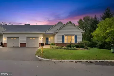 38 Hedge Row Rd, Princeton, NJ 08540