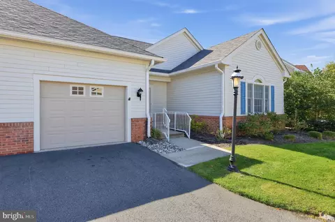 4 Hedge Row Rd, Princeton, NJ 08540