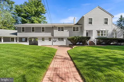 34 Prospect Ave, Plainsboro, NJ 08536