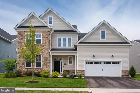11 Cole Pl, Cranbury, NJ 08512
