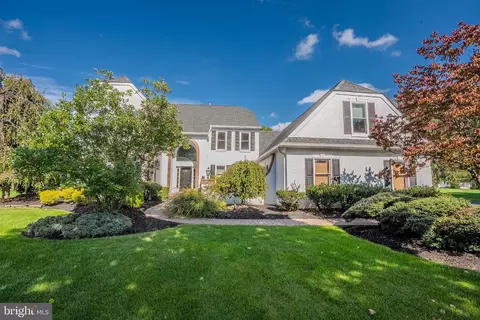 7 Bunting Ct, Cranbury, NJ 08512