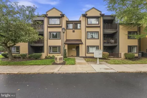 2214 Sayre Dr, Princeton, NJ 08540