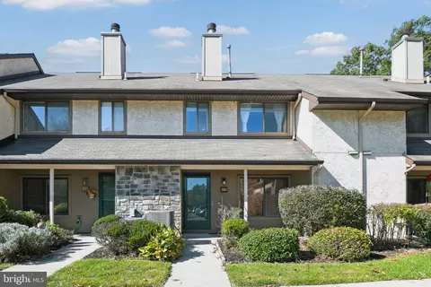 241 Hampshire Dr, Plainsboro, NJ 08536