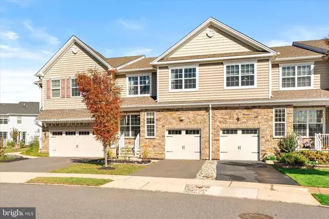 5 Marigold, Monroe Township, NJ 08831